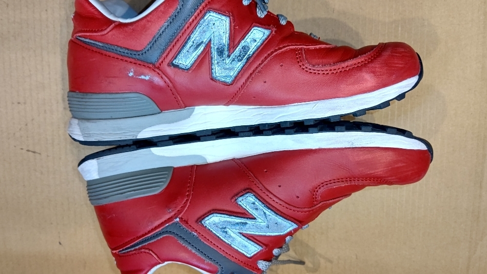 New Balance（ニューバランス）576 スニーカーのロゴ表皮劣化補修修理: ・・・ 千葉の靴修理職人 ・・・ ｓｈｕ＆ｓｈｏｅ